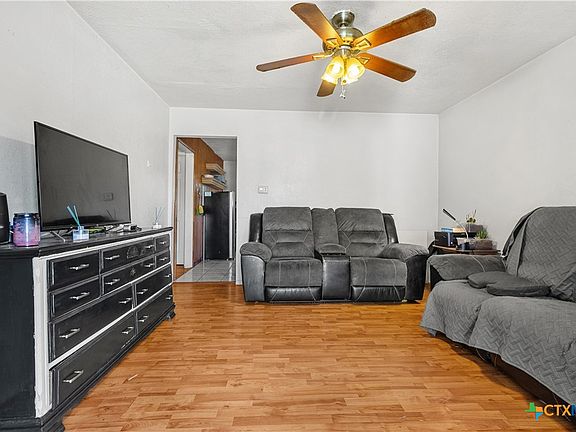 4th image of 1302 Bonner Dr