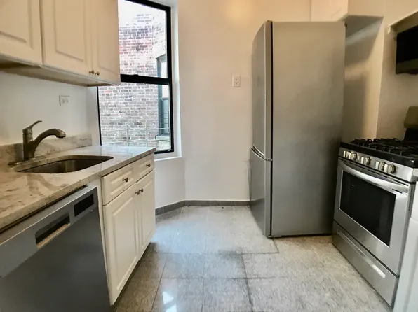 76 Saint Nicholas' Place image 4 of 6