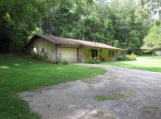 126 Yocum Pond Rd, Galena, MO 65656