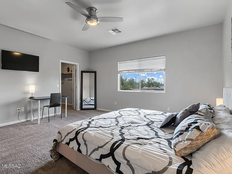156 E Stone Ct — Photo 12