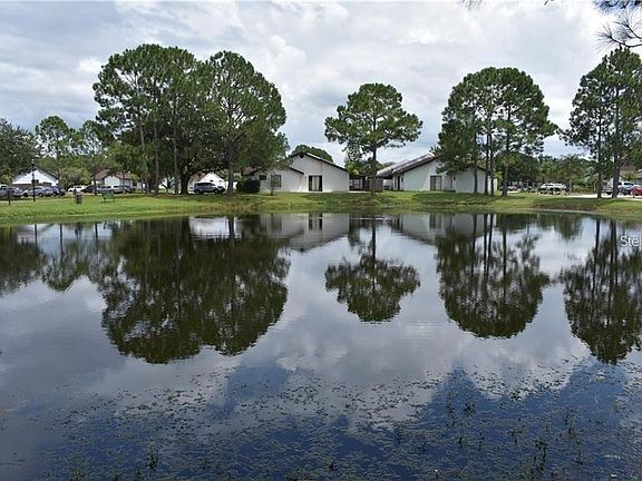 2nd image of 11301 Darewood Pl