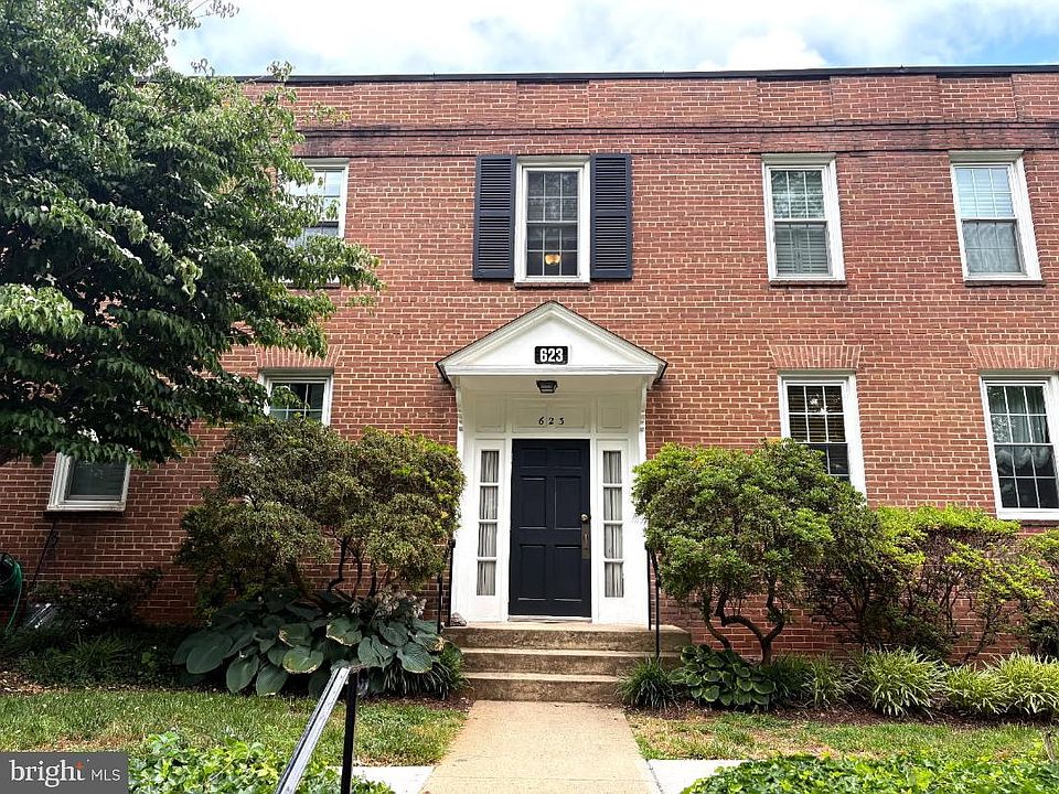 1st image of 623 Azalea Dr APT 1