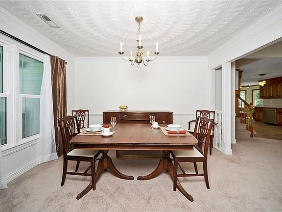 3rd image of 305 Shadowlake Dr