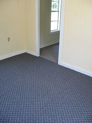 2nd image of 512 14th St APT 1