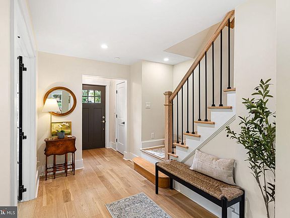 4th image of 419 Mansfield Ave