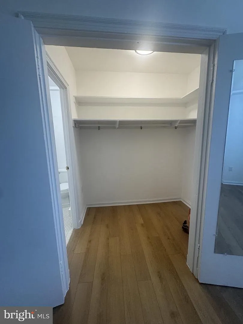 Studio, 1.0 bath, 425 sqft, $1,750 — Photo 2