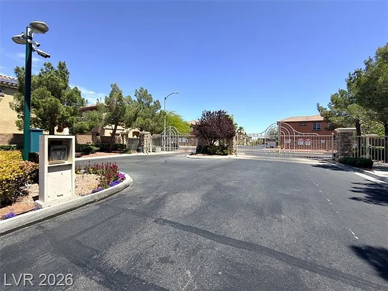 10630 Lessona St — Photo 27