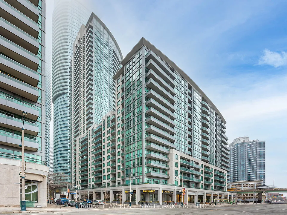 25 Lower Simcoe St N #1015
