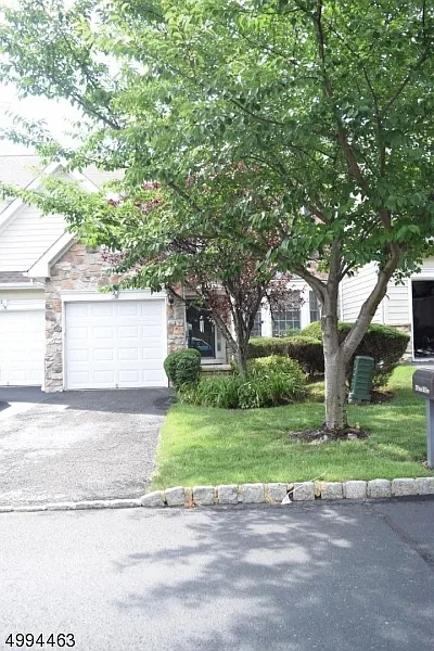 Building Photo - 220 Patriot Hill Dr