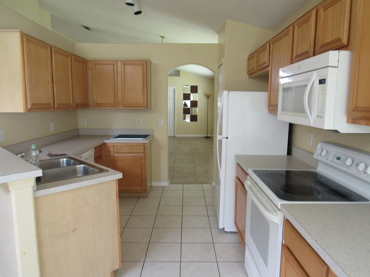 4 bed, 1907 sqft, $2,500 — Photo 4