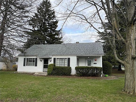 3rd image of 302 Gardner Rd