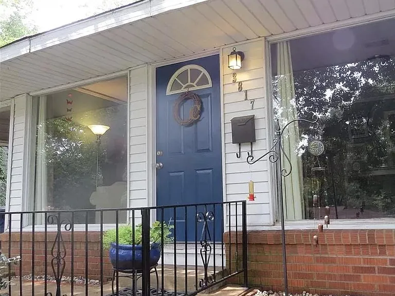 3817 N Cedar St — Photo 2