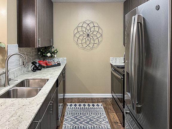 5th image of 4855 Airline Dr APT 25G