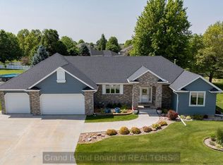 4145 Elmwood Dr, Grand Island, NE 68803