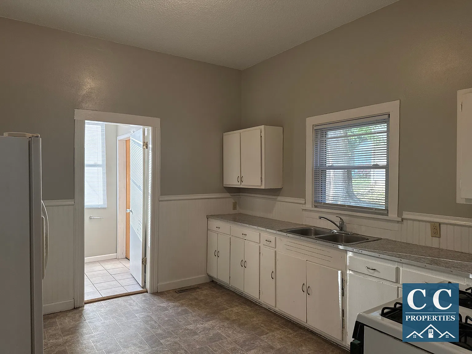 2 bed, $1,200 — Photo 2