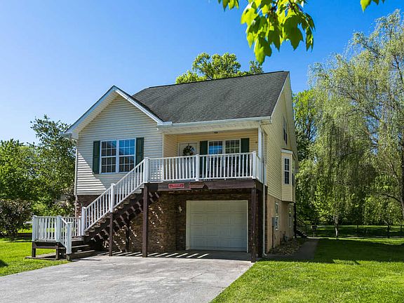 2nd image of 812 Plantation Dr