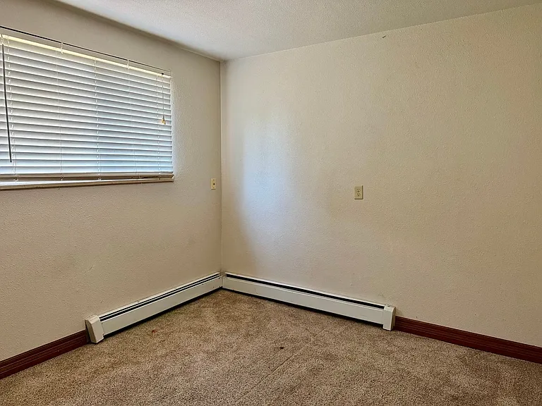 1628 Azalea Dr #4 — Photo 7
