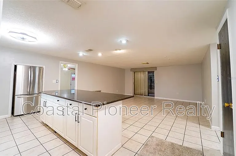 7713 Heather St — Photo 3