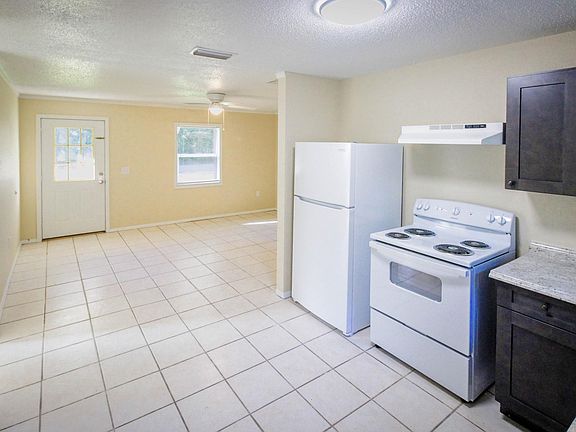 4th image of 20659 W McKinney Ave Unit 2