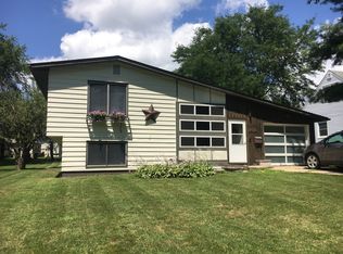 2622 Laurel St, Waterloo, IA 50702
