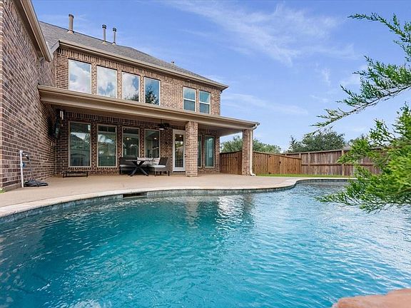 3rd image of 18843 Collins View Dr
