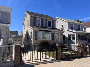 11428 208th St, Cambria Heights, NY