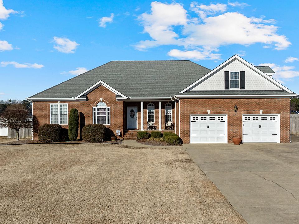 1st image of 412 S Cottonwood Drive