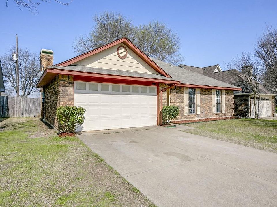 1st image of 991 Holly Ln