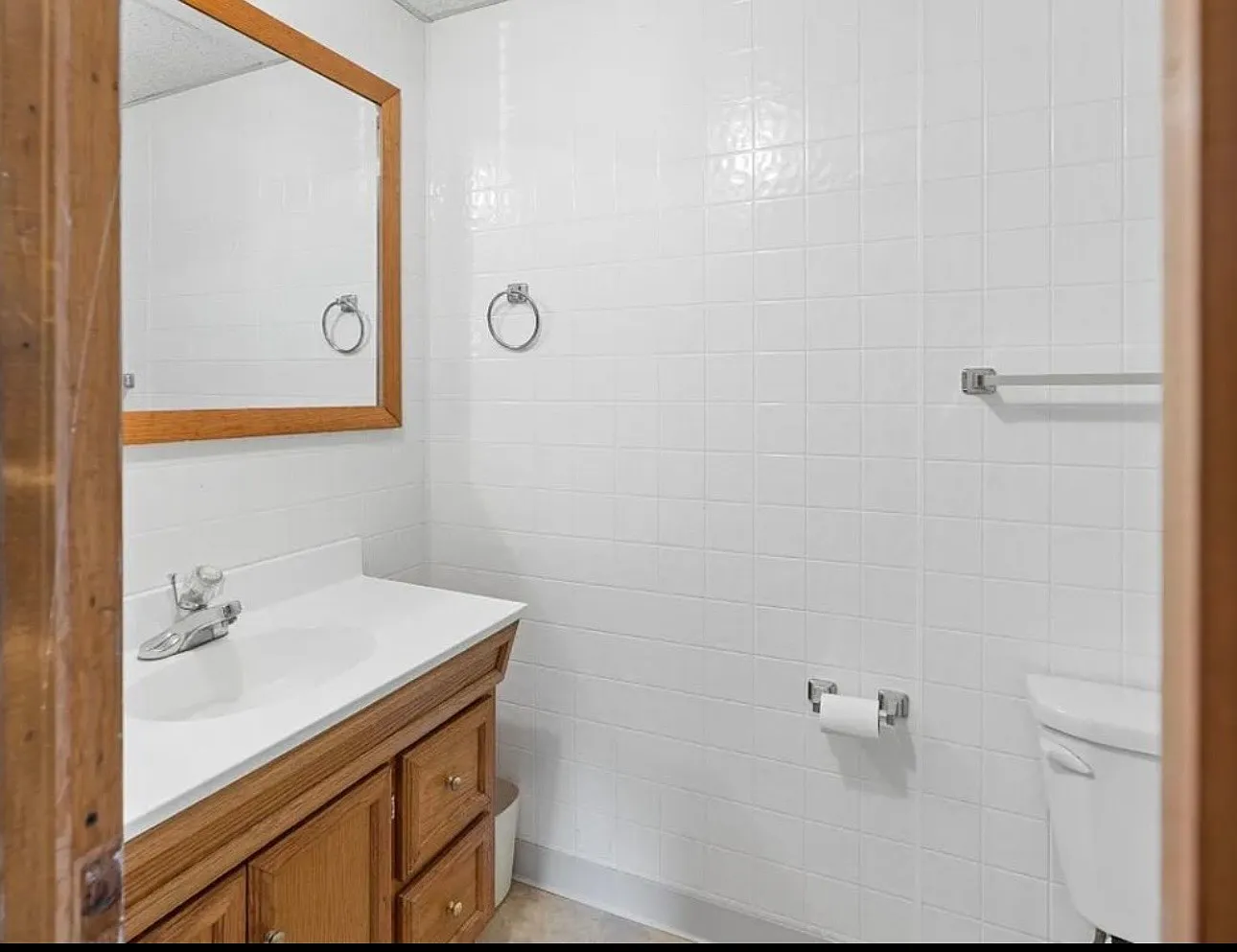 2 bed, 1000 sqft, $1,050 — Photo 3