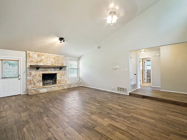 16115 Wolf Creek St — Photo 6