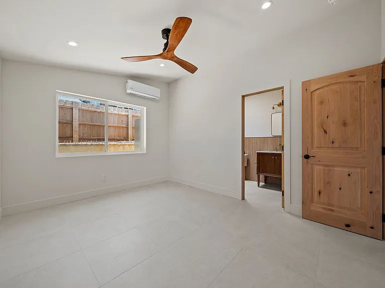 4164 Violet St — Photo 10
