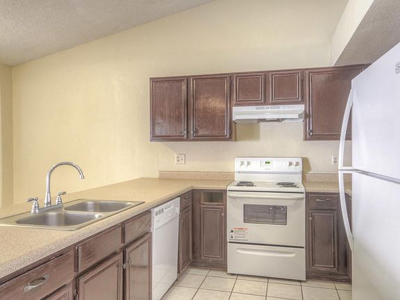 3rd image of 1220 E Juanita Ave
