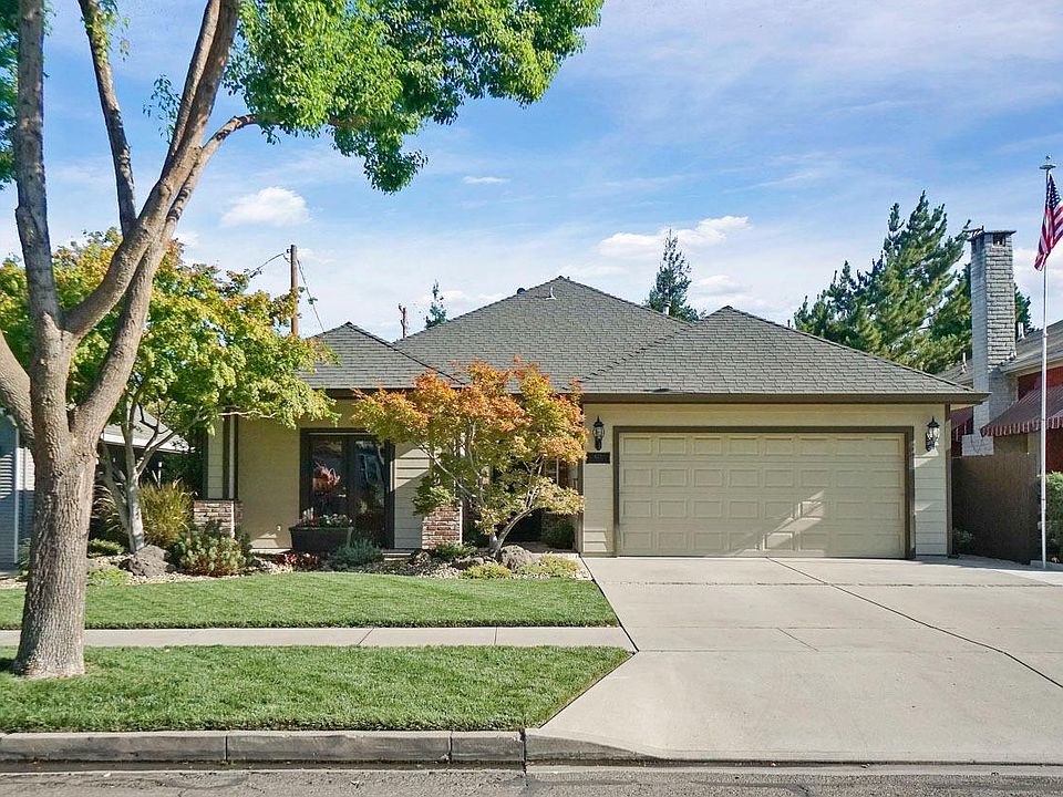 423 W Locust St, Lodi, CA 95240 Zillow