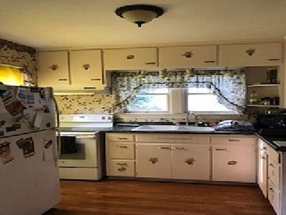 5th image of 615 W Wilden Ave