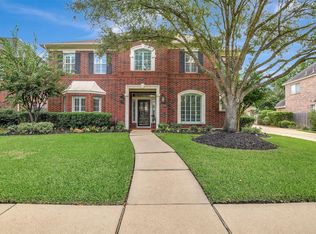 15918 Lake Loop Dr, Cypress, TX 77433