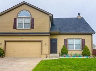 900 Spruce Dr, Greenwood, MO 64034
