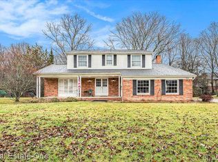 5484 Whitehaven Dr, Troy, MI