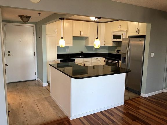 2nd image of 200 Cove Way Unit 206