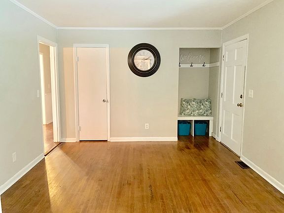 5th image of 136 Teresa Ave