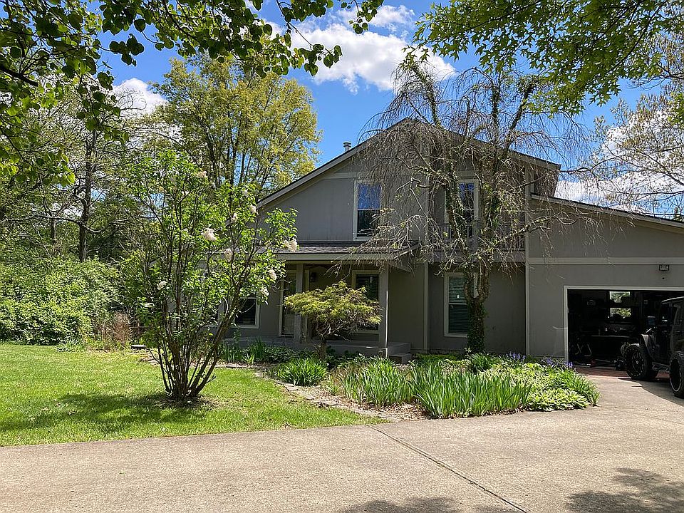 1st image of 3303 Cumberland Dr