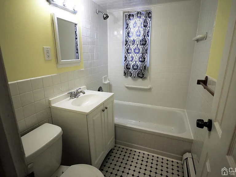 2497 Saint Georges Ave — Photo 8