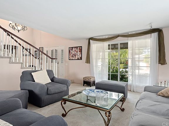 5th image of 6784 Vickiview Dr