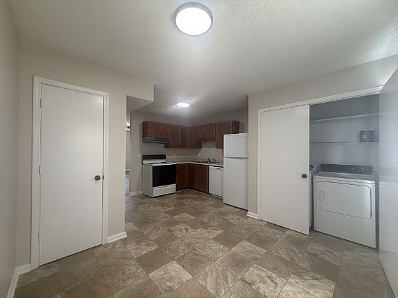 3rd image of 330 Audrea Ln APT 6