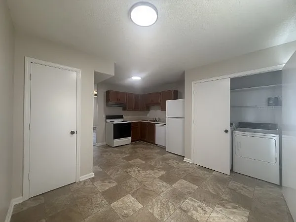 330 Audrea Ln #6 — Photo 3