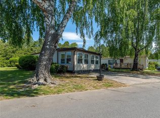 22 Lear Dr, Coventry, RI 02816