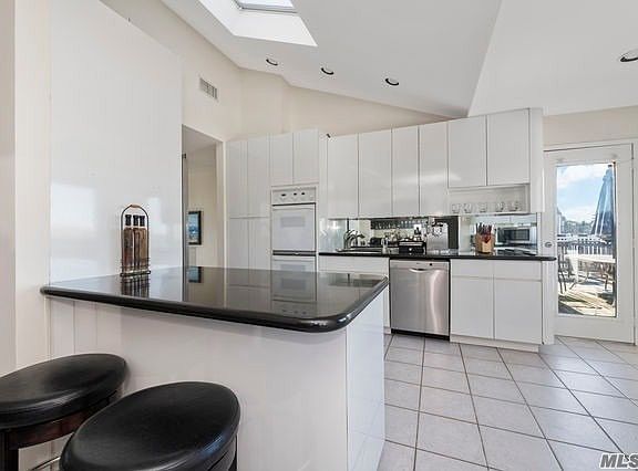 4th image of 3326 Ocean Harbor Dr