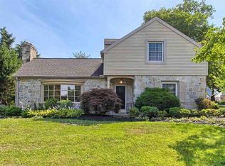 301 Pine Hill Ln, York, PA 17403