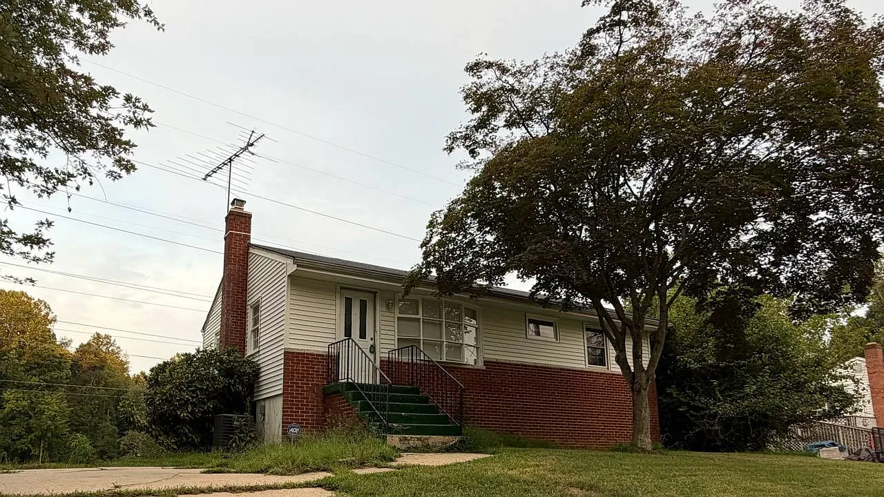 5 bed, $3,150 — Photo 1