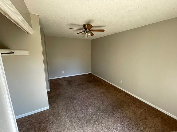 3rd image of 917 Ruth Ann Dr