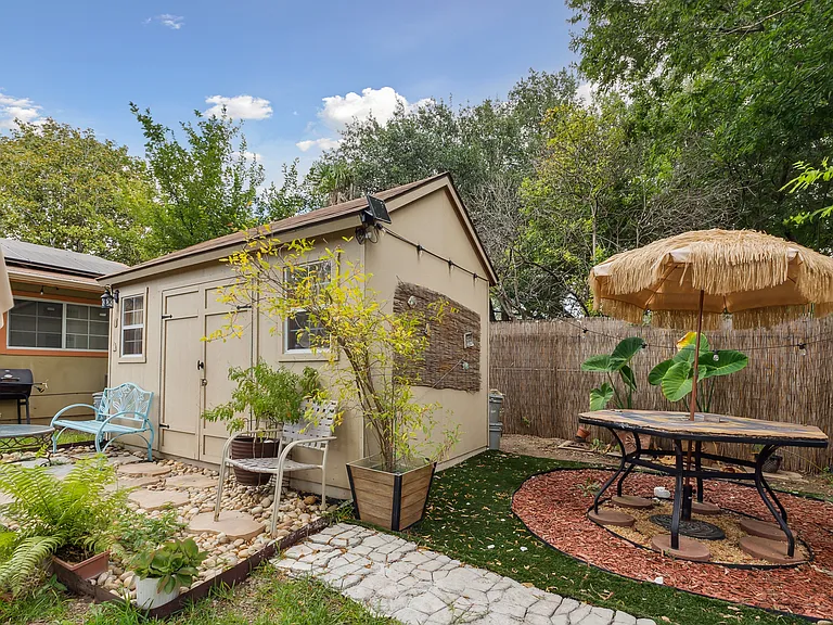 6738 Spring Manor St — Photo 25